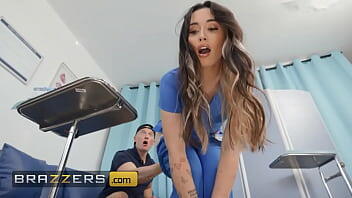 www.brazzers.xxx/gift - copia y mira el video completo de Aria Lee