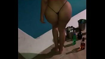 Culona Meneando Su Gran Trasero Con Unos Colaless. XVideos.