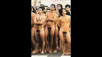 Hombres desnudos