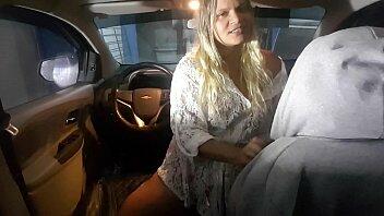 Perra en el auto !!! Si te gustan los videos de paty butt y el toro de oro ingresa en xvideos y suscríbete a mi canal !!! Instagram @patybumbumbumoficial